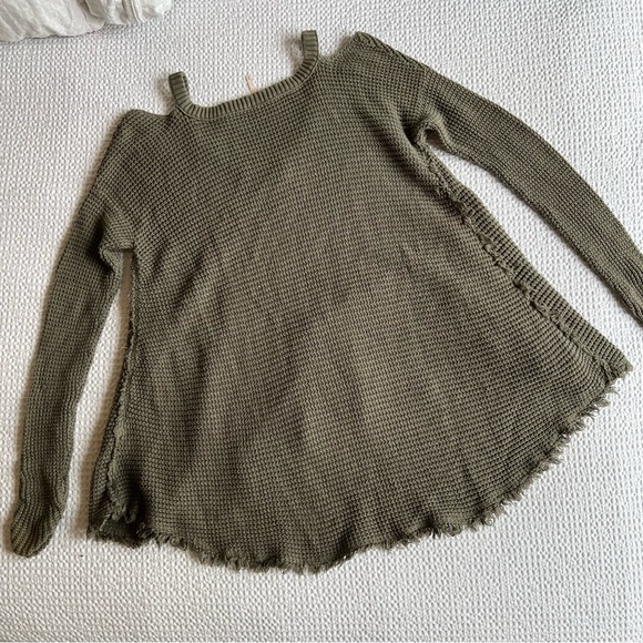 GUC Free People Moonshine V Oversized Cold Shoulder Sweater | Sz M | Olive Green - Picture 3 of 8